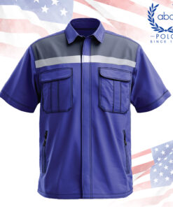 เสื้อช็อปเทคนิคสีม่วงตัดเทา แขนสั้น พร้อมแถบสะท้อนแสงและกระเป๋าเสื้อสองข้าง ดีไซน์เน้นความปลอดภัยและฟังก์ชันการใช้งาน เหมาะสำหรับงานช่าง งานเทคนิค และโรงงานอุตสาหกรรม รับผลิตเสื้อช็อปครบวงจร