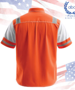 เสื้อช็อปด้านหลังสีส้มตัดขาว พร้อมแถบสะท้อนแสงบนหัวไหล่และแขน ดีไซน์เรียบแต่ดูเป็นมืออาชีพ เหมาะกับพนักงานภาคสนามที่ต้องการความปลอดภัยในการทำงาน