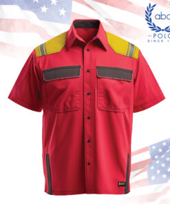 เสื้อช็อปเทคนิคแขนสั้นสีแดงตัดเทา-เหลือง พร้อมกระเป๋าฝาปิดสองข้างและแถบสะท้อนบนหัวไหล่ เพิ่มความปลอดภัยในการทำงานกลางแจ้ง เหมาะสำหรับช่างเทคนิคที่มองหาเสื้อช็อปคุณภาพสูง ดีไซน์โดดเด่น และสวมใส่สบาย