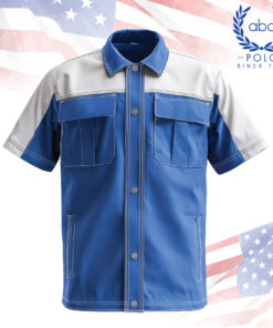 เสื้อช็อปเทคนิคแขนสั้นสีฟ้าตัดเทา ดีไซน์กระเป๋าคู่ด้านหน้าแบบมีฝาปิด เสริมความโดดเด่นด้วยการเดินเส้นตะเข็บสีขาวอย่างประณีต เหมาะสำหรับช่างเทคนิคและพนักงานในสายงานอุตสาหกรรมที่ต้องการเสื้อช็อปใช้งานจริงและดูเป็นมืออาชีพ