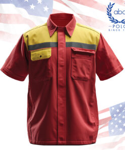 เสื้อช็อปเทคนิคแขนสั้นสีแดงตัดเหลือง พร้อมแถบสะท้อนแสงบริเวณอกและกระเป๋าหน้าฝาปิดแบบสองข้าง เพิ่มความปลอดภัยในพื้นที่ทำงาน เหมาะสำหรับช่างเทคนิคและสายงานอุตสาหกรรมที่ต้องการเสื้อช็อปคุณภาพสูงและโดดเด่น