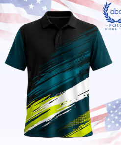เสื้อโปโลพิมพ์ลายแขนสั้นสีดำมีลายแปรงสีโทนฟ้า ขาว และเขียว ดีไซน์ทันสมัย