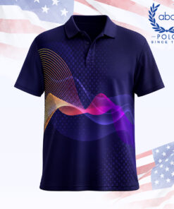 เสื้อโปโลพิมพ์ลายสีกรมท่ามีลายเส้นสีสันสดใสโค้งเว้าสีส้ม ชมพู และม่วง ตัดกับพื้นหลังลายจุดเล็กๆ