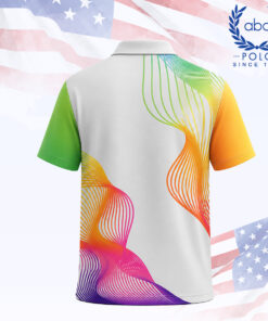 เสื้อโปโลพิมพ์ลายลายเส้นสีสันสดใส สีขาว แขนสั้น ปกปุ่ม 3 เม็ด มีลวดลายเส้นโค้งสีเขียว ส้ม ชมพู และม่วงบนพื้นสีขาว ภาพที่ 2