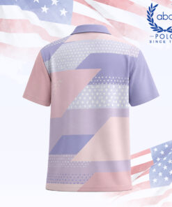 ภาพเสื้อโปโลพิมพ์ลายลายจุดโทนสีม่วงและชมพู แขนสั้น ปกปกติ ตัดเย็บเรียบร้อย เหมาะสำหรับเสื้อโปโลบริษัทและเสื้อยูนิฟอร์ม ภาพที่ 2